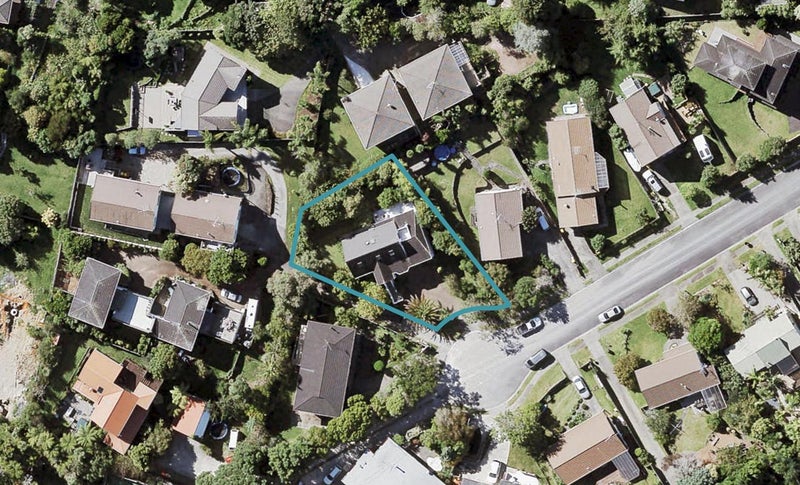 11 Elmira Place, Browns Bay, Auckland - Carousel 1