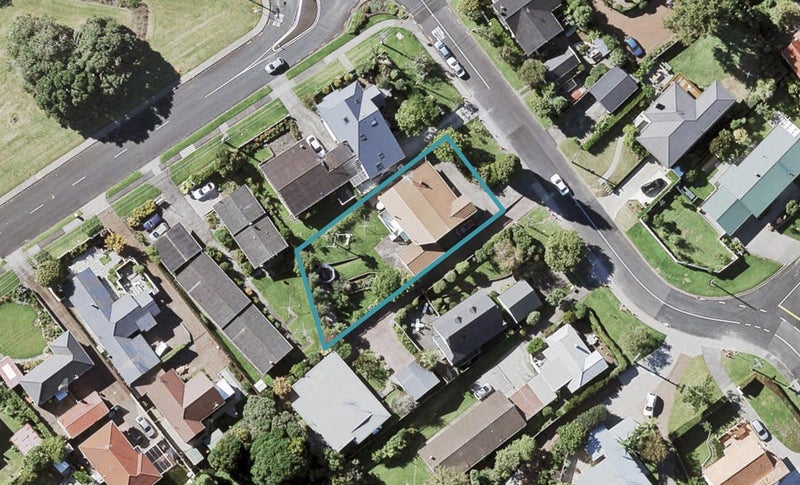 3 Luplau Crescent, Cockle Bay, Auckland - Carousel 1