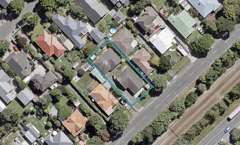 2/81 Pohutukawa ST, WOBURN, LOWER HUTT - Carousel 1