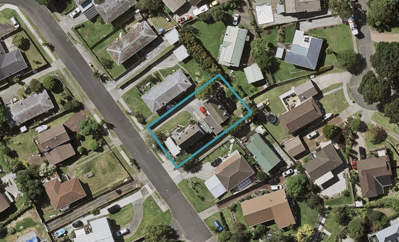 1/8 Sentosa Place, Clover Park, Auckland - Carousel 1