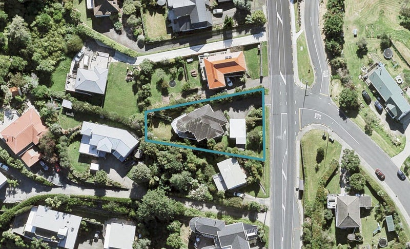 1118 Whangaparaoa Road, Tindalls Beach, Whangaparaoa - Carousel 1