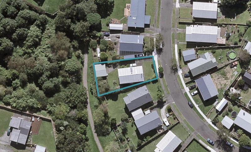 11 Vancouver Place, Marfell, New Plymouth - Carousel 1