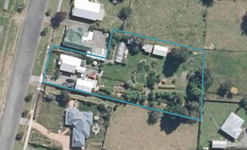 22 Paraekaretu Street, Hunterville - Carousel 1