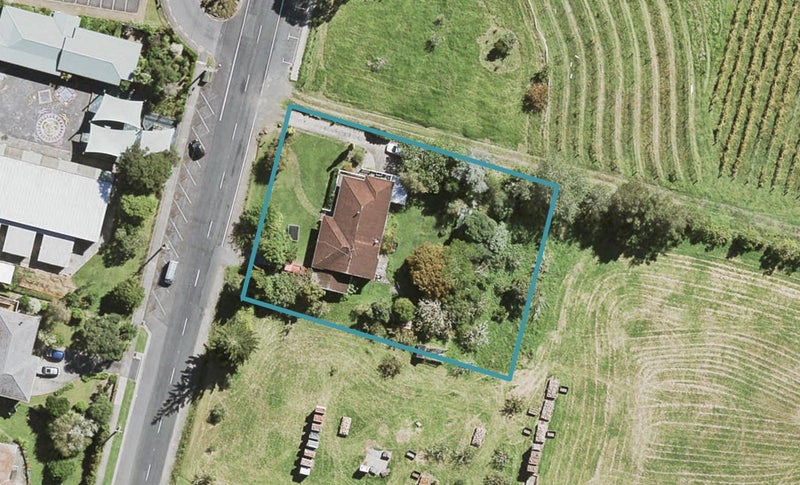 22 Shaw Road, Oratia, Auckland - Carousel 1