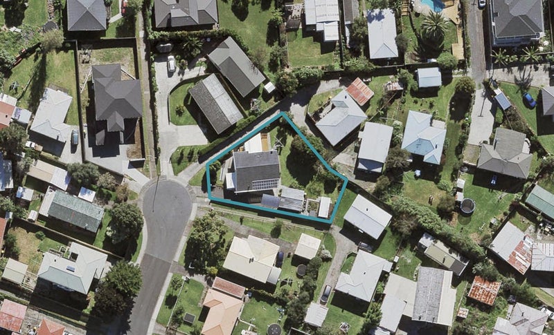 33 Tarata Crescent, Mangere Bridge, Auckland - Carousel 1