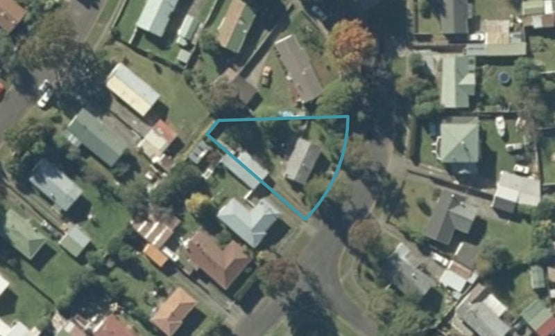 25 Hingaia Street, Tūrangi - Carousel 1