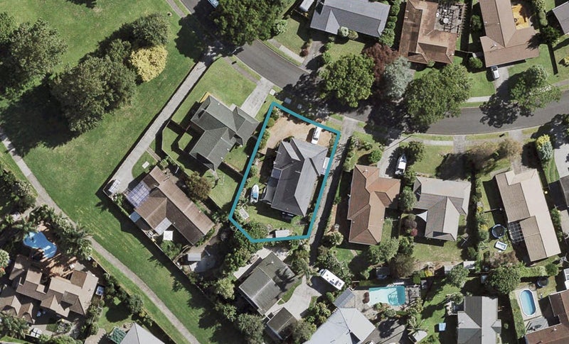 27 Evanda Crescent, Conifer Grove, Takanini - Carousel 1