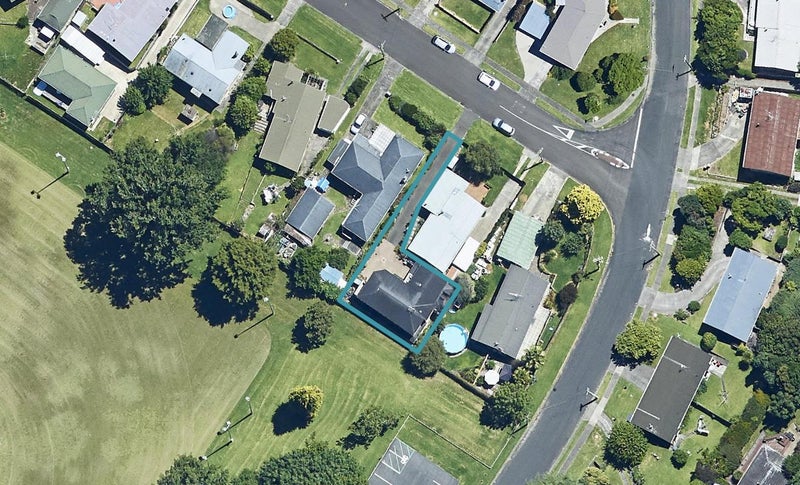 4B Crombie Street, Bellevue, Tauranga - Carousel 1