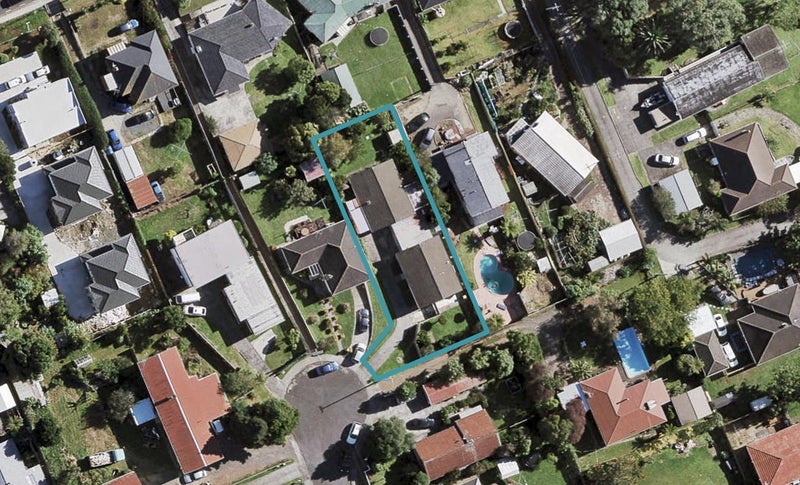 2/13 Brouder Place, Hillpark, Auckland - Carousel 1