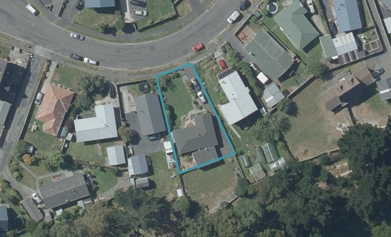 11 Dakota Place, Waldronville, Dunedin - Carousel 1