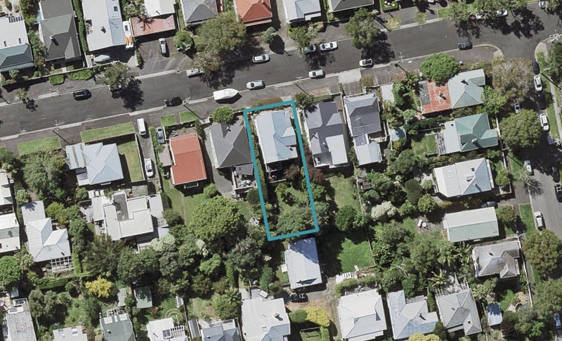 15 Hastings Parade, Devonport, Auckland - Carousel 1