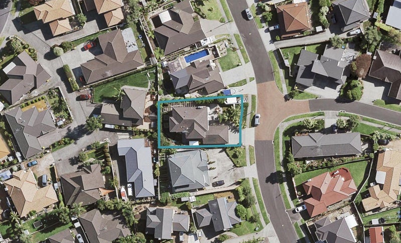 18 Phoenicia Court, The Gardens, Auckland - Carousel 1