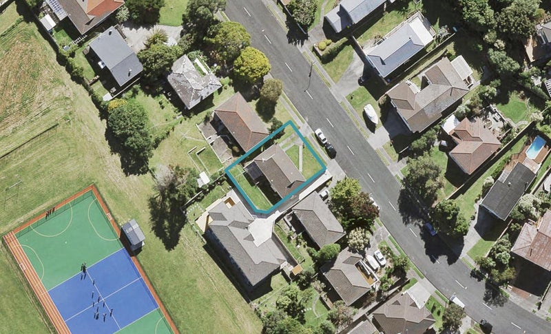 21 Athenic Avenue, Lynfield, Auckland - Carousel 1