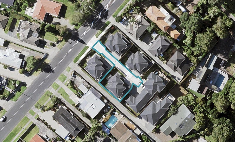 182B Cook Street, Howick, Auckland - Carousel 1