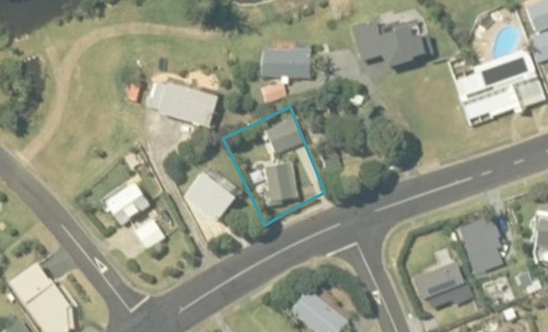 205 Onemana Drive, Onemana, Whangamatā - Carousel 1