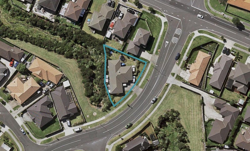 72 Aspiring Avenue, Flat Bush, Auckland - Carousel 1