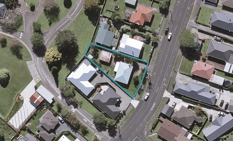 258 Coronation Avenue, Welbourn, New Plymouth - Carousel 1
