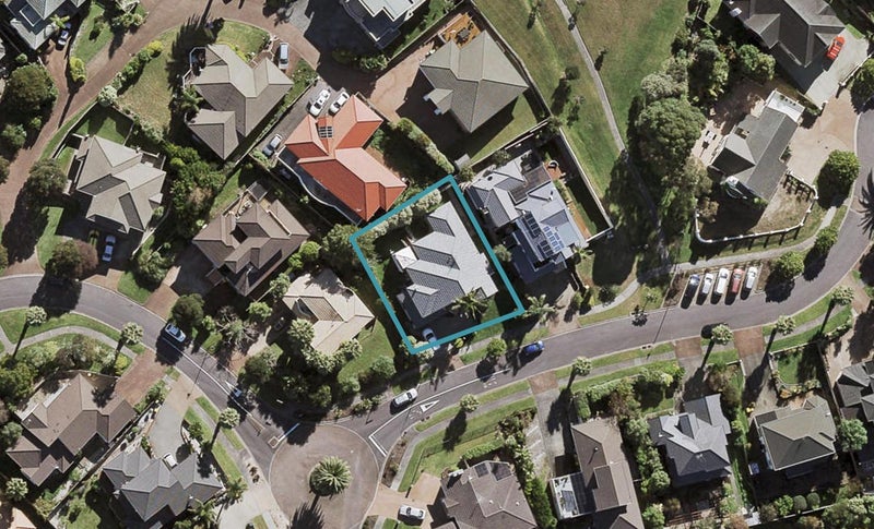 2 Capri Place, Unsworth Heights, Auckland - Carousel 1