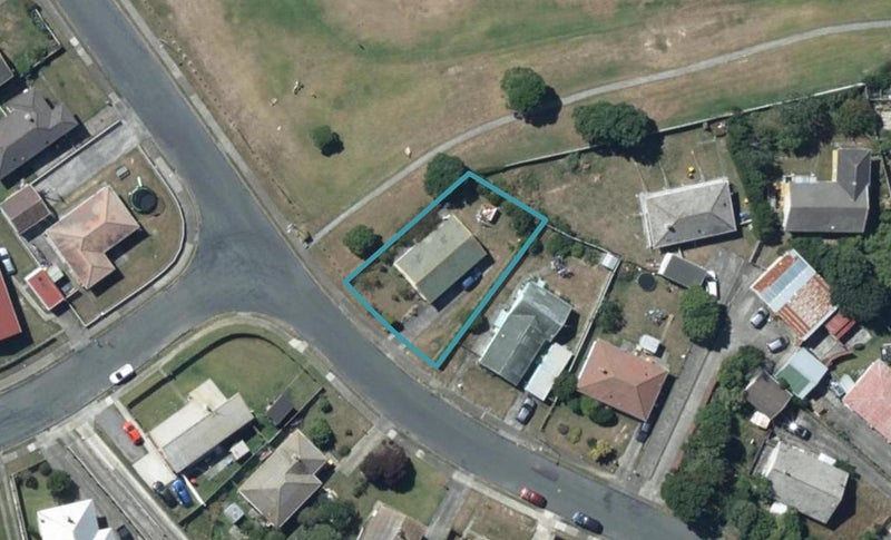 130 Rangituhi Crescent, Takapuwahia, Porirua - Carousel 1
