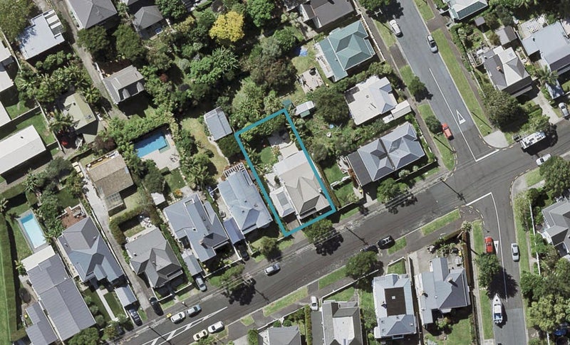 20 Patuone Avenue, Devonport, Auckland - Carousel 1
