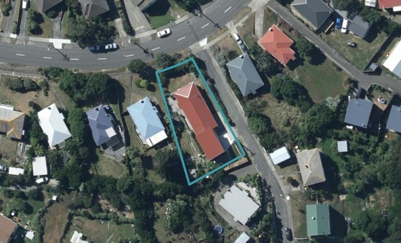13 Pikarere Street, Titahi Bay, Porirua - Carousel 1