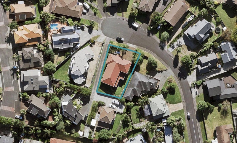 8 Westergrove Place, West Harbour, Auckland - Carousel 1