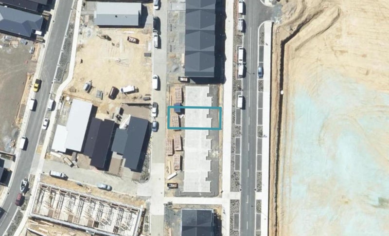 18 Bluff Road, Kenepuru, Porirua - Carousel 1