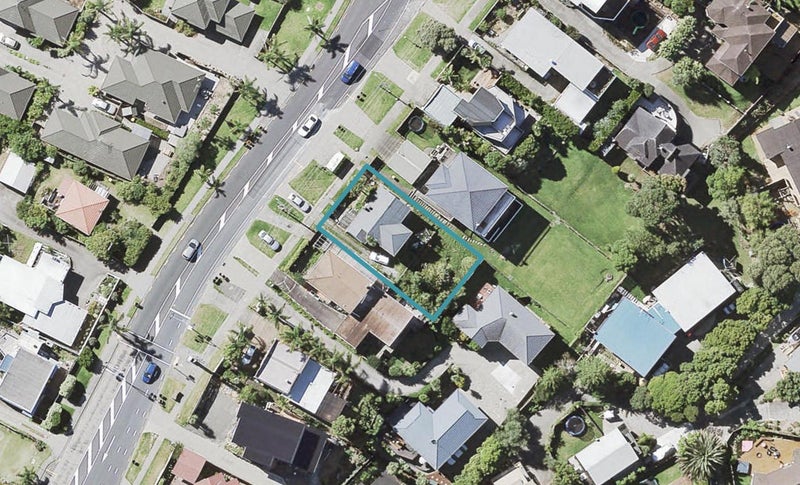 693 Beach Road, Rothesay Bay, Auckland - Carousel 1