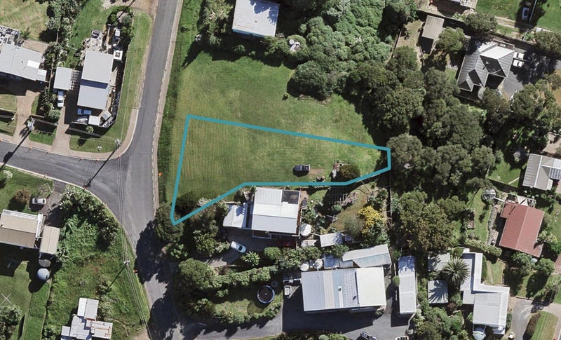 5 Whakarite Road, OSTEND, WAIHEKE ISLAND - Carousel 1