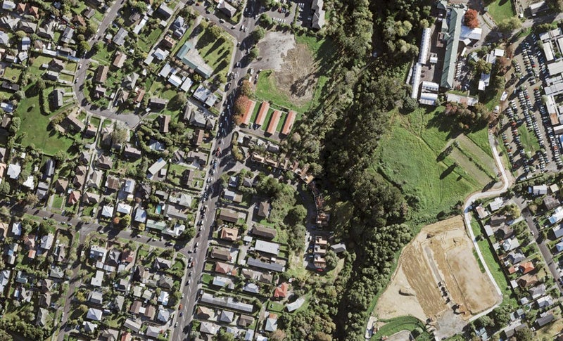 8 Waterview Downs, Waterview, Auckland - Carousel 1