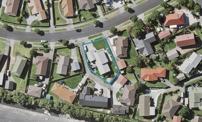 10 Heathridge Place, Burswood, Auckland - Carousel 1