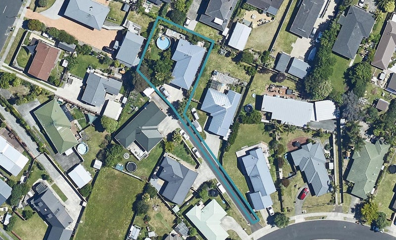 31 Katerini Grove, Papamoa Beach, Papamoa - Carousel 1