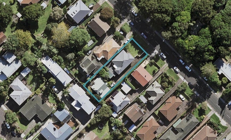 1/62 Hillcrest Avenue, Hillcrest, Auckland - Carousel 1