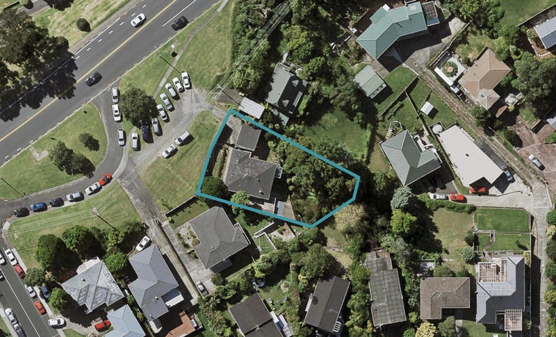249 Sunset Road, Sunnynook, Auckland - Carousel 1