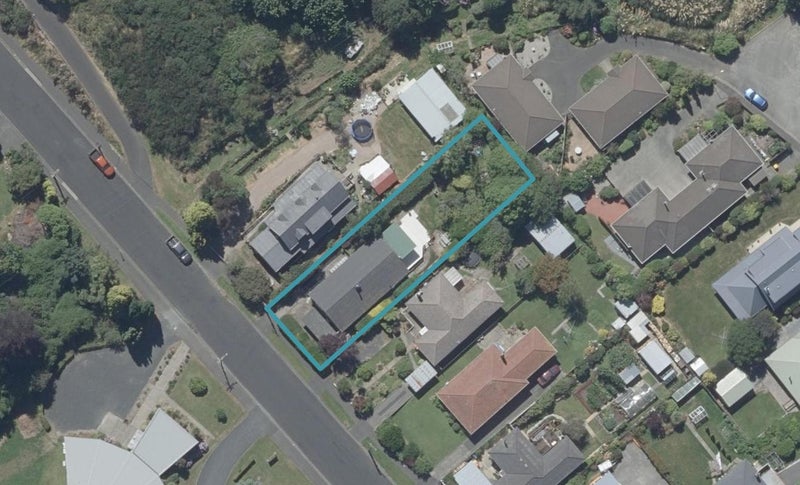 10 Centennial Avenue, Helensburgh, Dunedin - Carousel 1