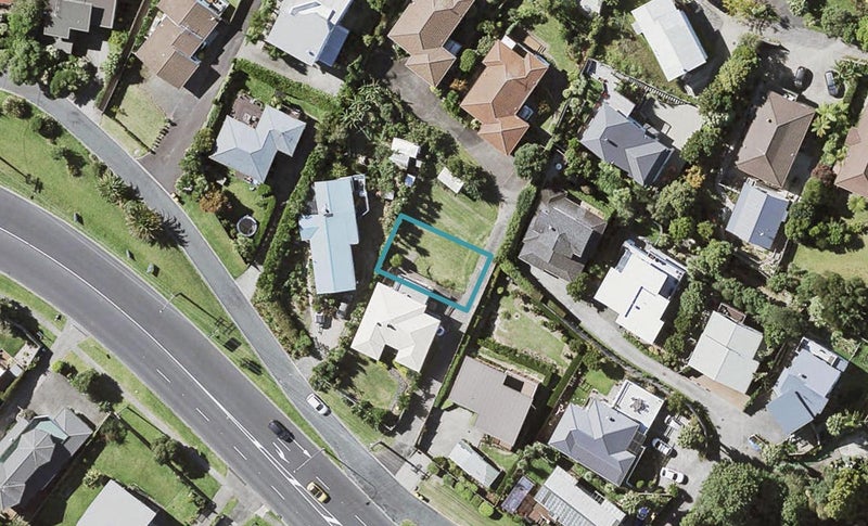 591 East Coast Road, Browns Bay, Auckland - Carousel 1