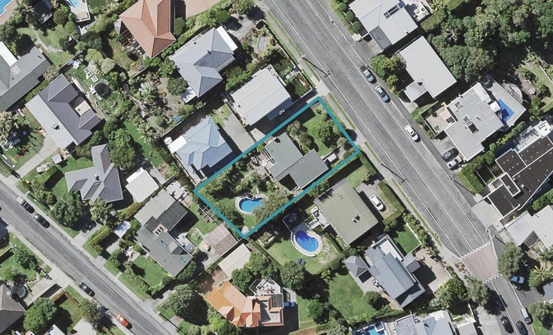83 Seacliffe Avenue, Narrow Neck, Auckland - Carousel 1