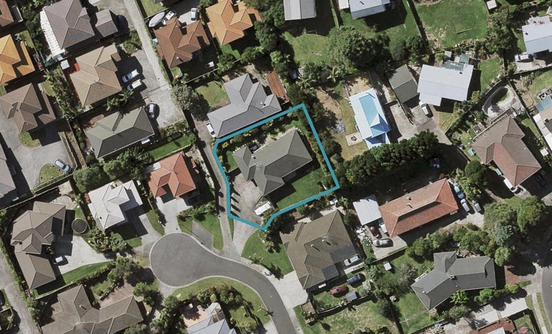 15 Piper Place, Goodwood Heights, Auckland - Carousel 1