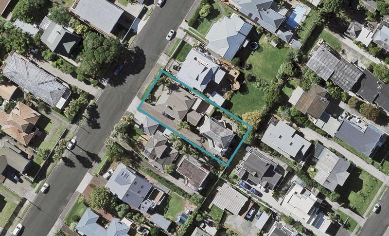 1/14 Bayview Road, Hauraki, Auckland - Carousel 1