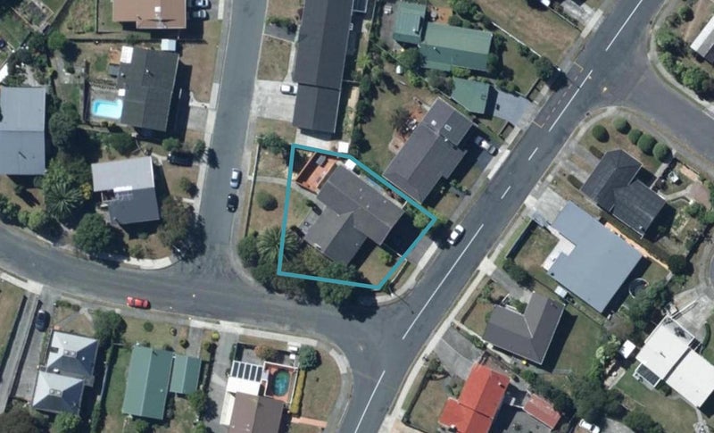 2 Cassley Crescent, Papakowhai, Porirua - Carousel 1