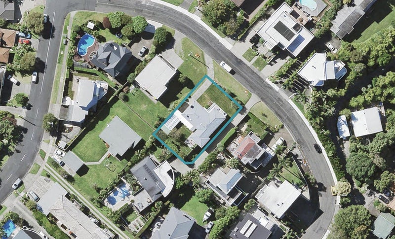 22 Eastcliffe Road, Castor Bay, Auckland - Carousel 1