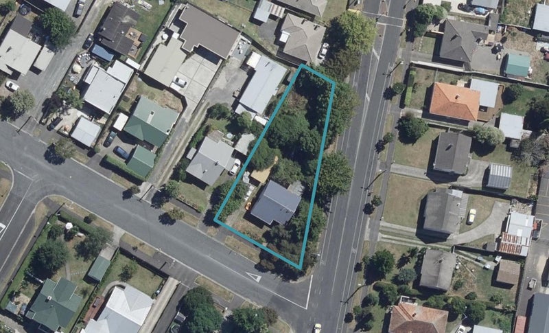 2 Matai Street, Maeroa, Hamilton - Carousel 1