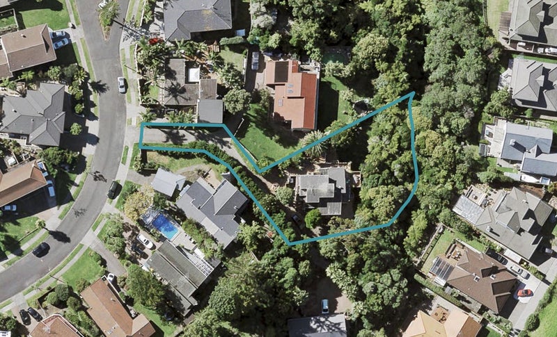 17 Cyclades Place, Shelly Park, Auckland - Carousel 1