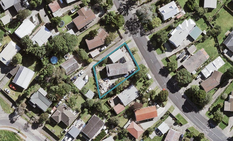 14 Farwood Drive, Henderson, Auckland - Carousel 1