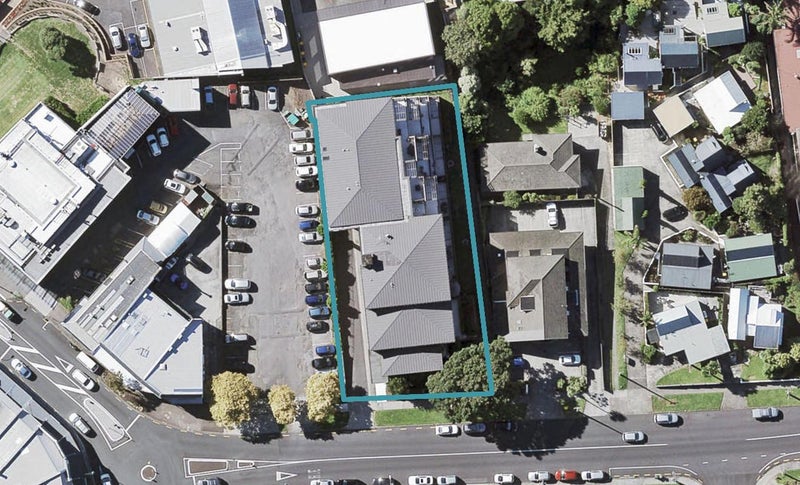 2B/12 Selwyn Road, Howick, Auckland - Carousel 1
