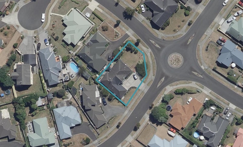 8 Highgrove Drive, Grandview Heights, Hamilton - Carousel 1