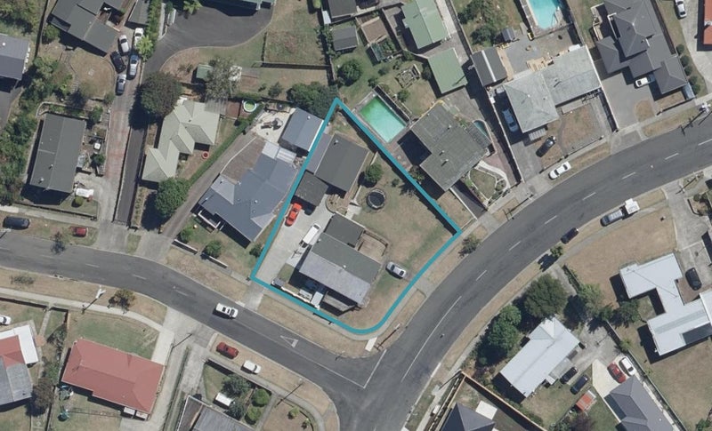 1 McKay Drive, Temple View, Hamilton - Carousel 1