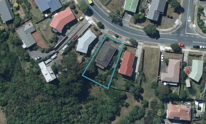 162 Conclusion Street, Ascot Park, Porirua - Carousel 1