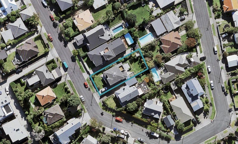 19 Sunny Brae Crescent, Westmere, Auckland - Carousel 1