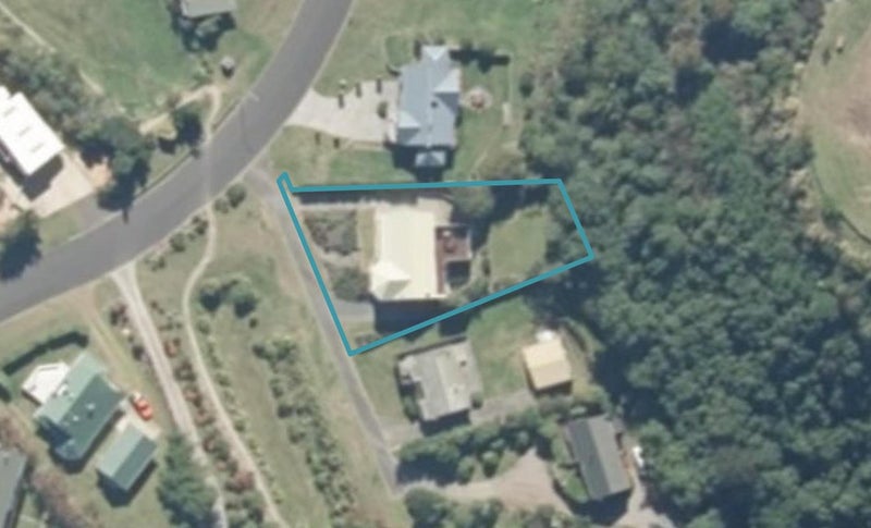16 Boojum Dell, Kinloch, Taupō - Carousel 1